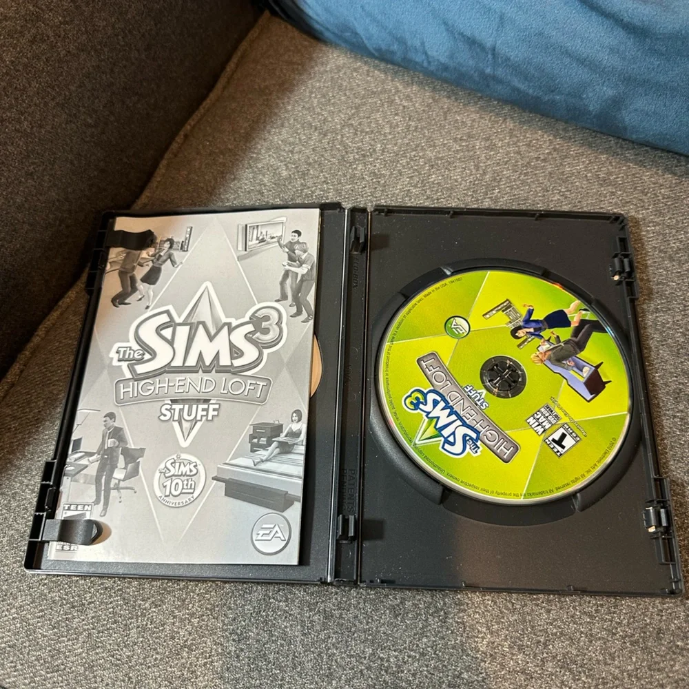 The Sims 3: High-End Loft Stuff (PC/MAC) DVD (Includes Manual) Expansion Pack